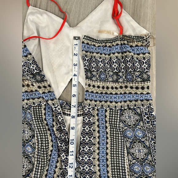 Stella Luce paisley romper with midriff cutout sized medium - Picture 11 of 11